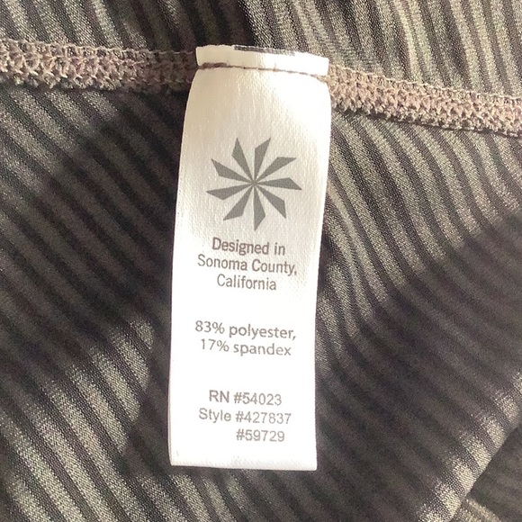 Athleta pump it up long sleeve top L shadow stripe - Picture 5 of 5